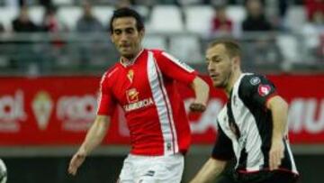 <b>REPARTO. </b>El Murcia llevó el peso del partido y el Levante tiró de eficacia.