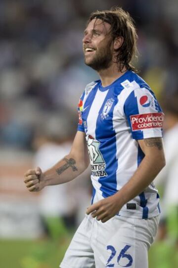 El delantero argentino Fernando Cavenaghi también se proclamó campeón continental con el conjunto millonario en la edición más reciente de la Copa Libertadores. En México vistió la playera de los Tuzos del Pachuca en los torneos Clausura y Apertura 2013.