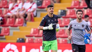 20/05/22 PARTIDO PRIMERA DIVISION 
RAYO VALLECANO - LEVANTE 
CALENTAMIENTO PABLO CUÑAT