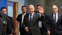 FILE PHOTO: Israeli Prime Minister Benjamin Netanyahu waves to the media as he arrives to the cabinet meeting at the prime minister's office in Jerusalem, Monday, July 17, 2023.     Ohad Zwigenberg/Pool via REUTERS/File Photo