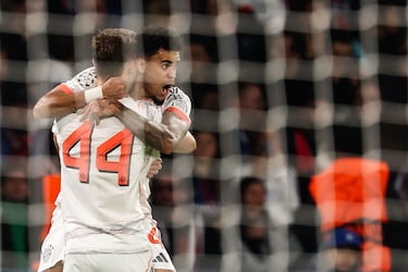 Luis Díaz es humano: Doblete y expulsión en victoria del Bayern ante PSG por Champions