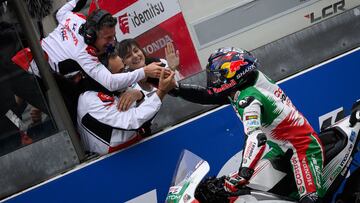 Johann Zarco celebra su victoria con la Honda en el GP de Francia de MotoGP.