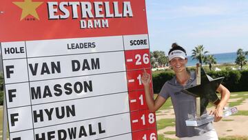 Anne Van Dam señala su extraordinario marcador(26 bajo par) tras su victoria en el Estrella Damm Mediterranean Open