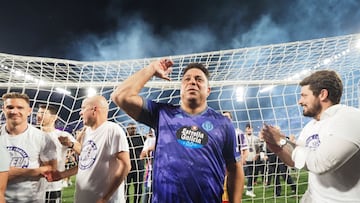 29/05 PARTIDO SEGUNDA DIVISION
  REAL VALLADOLID - HUESCA
 ALEGRIA CELEBRACION ASCENSO RONALDO NAZARIO PRESIDENTE 