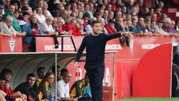 Alessio Lisci hace indicaciones en el duelo ante el Granada.