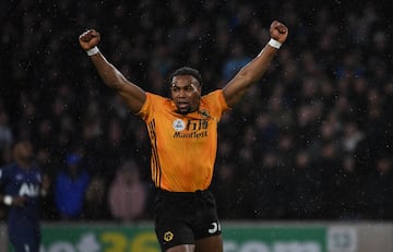 El 8 de agosto de 2018 fichó por el Wolverhampton Wanderers F. C. por 5 temporadas.