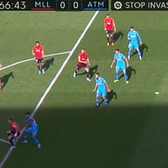 "Es penalti de Reinildo, le pisa"