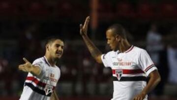 Luis Fabiano, con Pato.