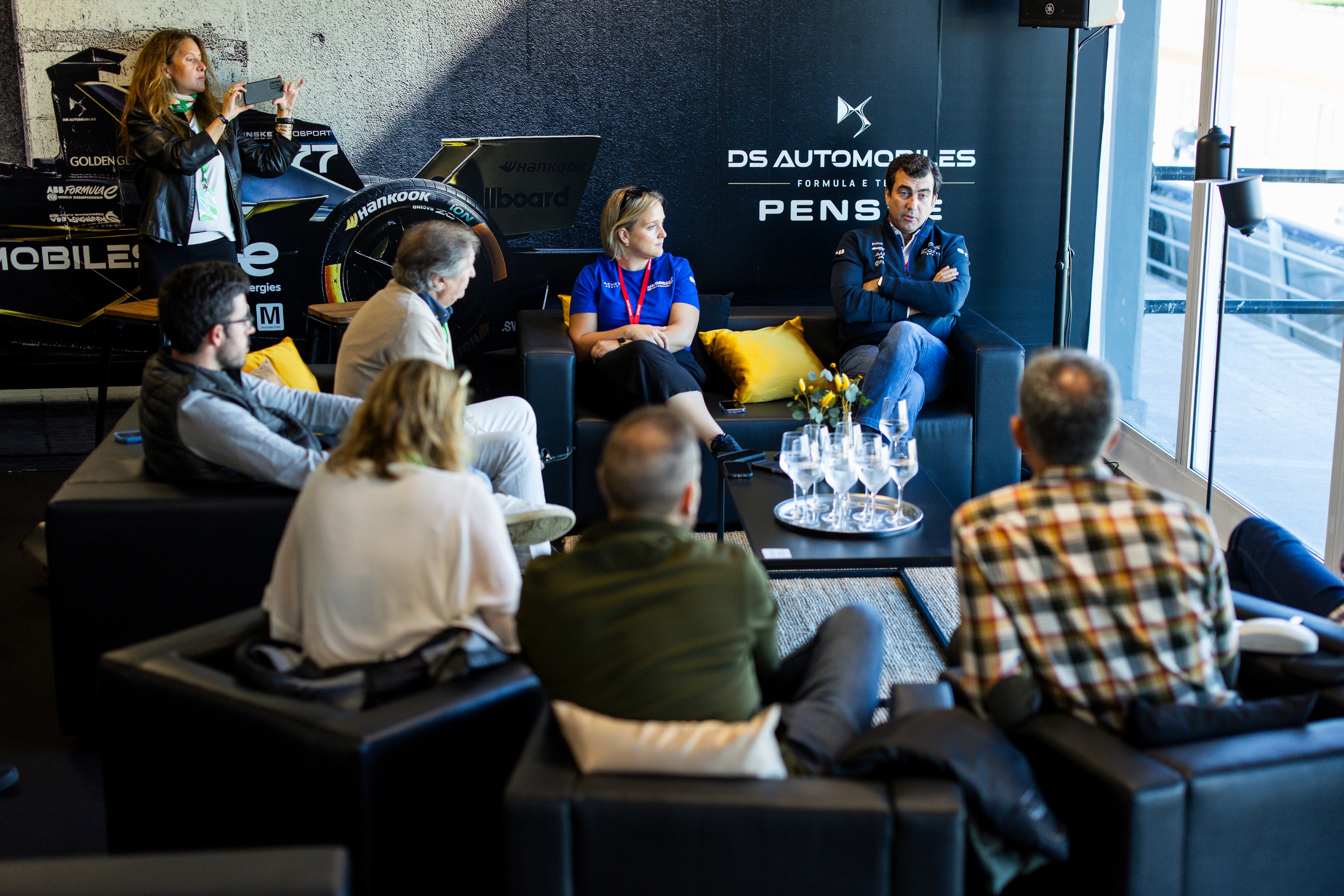 Alberto Longo, cofundador de la Fórmula E, en una mesa redonda con Prensa en Valencia.