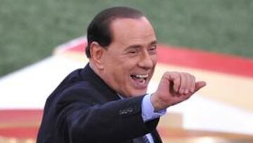 Berlusconi confirma que no vende el Milan