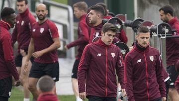 Lezama: De Marcos dentro e Iñigo Martínez, con precaución