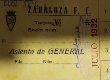 Abono mensual de la temporada 1932-33, la primera oficial del Zaragoza, firmada por el tesorero Luis Ferrer.