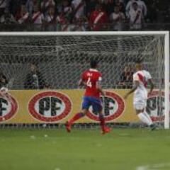 Paolo Guerrero contraataca: “Que Chile deje de hablar”