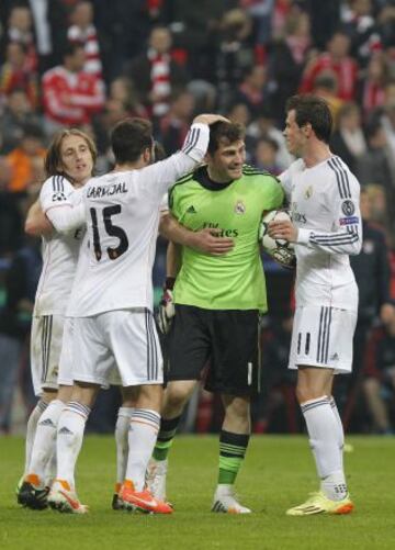 Modric, Carvajal, Casillas y Bale celebran el pase a la final.