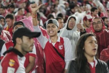 Imágenes de los hinchas en la final entre Santa Fe y Nacional