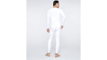 El set de ropa térmica para hombre que es un éxito en Amazon: camiseta y pantalón en cinco colores