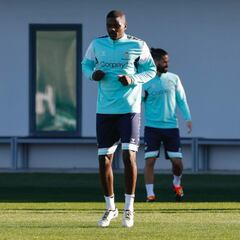 William Carvalho mira a Zagreb