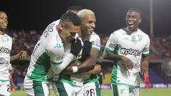 Jugadores de Deportivo Cali en un partido de Liga BetPlay.