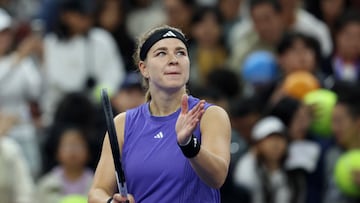 Muchova sorprende a Sabalenka y se cita en semifinales con Zheng