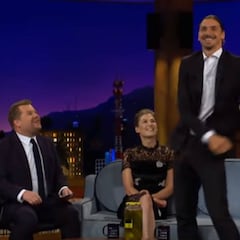 Ibrahimovic demuestra que sabe hacer de todo, incluso bailar el "Swish Swish"