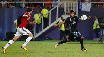 1-0. Casemiro marcó el primer gol.