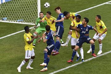 Colombia 1-2 Japón | Saque de esquina y Osako ganó en el juego aéreo dentro del área pequeña para poner el 1-2 en el marcador del Mordovia Arena.para darle la ventaja a Japón.