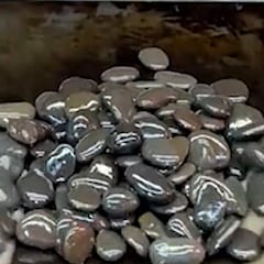 Así es “el plato más duro del mundo” hecho con piedras: la última moda de comida callejera en China