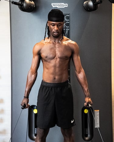 “Eduardo duerme muy bien y eso es genial, porque puede desconectar. Es muy, muy importante. Es parte de la recuperación propiamente dicha”.