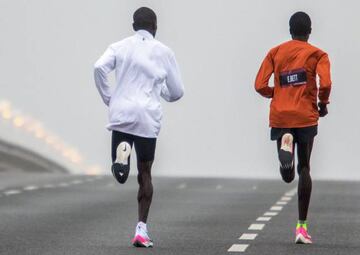 Kipchoge trota sobre las Alphafly.