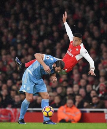 Alexis Sánchez hizo un gran partido en el triunfo de Arsenal.