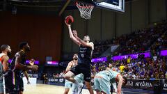 El Baskonia cae en Tenerife y no se afianza en el liderato