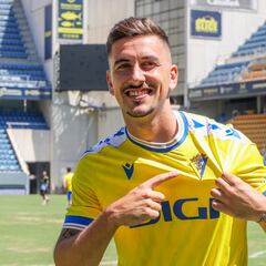 Javi Hernández se apunta a la final de Sergio ante el Valencia