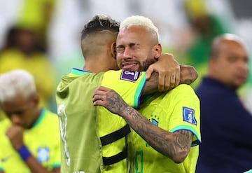 El delantero brasileño del Paris Saint-Germain, Neymar Júnior, no pudo contener las lágrimas tras la eliminación de la selección brasileña del Mundial de Catar 2022 al caer frente a Croacia en la tanda de penaltis.