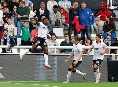 Un golazo de Appin le sirvió al Burgos para igualar momentáneamente el partido contra el Málaga. El centrocampista se aprovechó de un envío de David González y tras una carrera metió una volea imparable.
 
