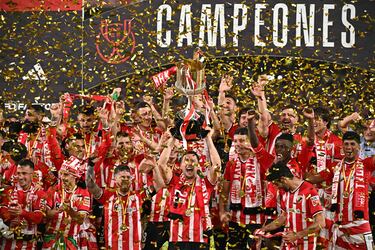 El Athletic ganó la Copa del Rey tras ganar en la tanda de penaltis al Mallorca. Cuarenta años después, los leones levantan su Copa número 24.