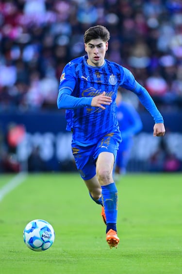 Chivas mantiene el paso perfecto: 3-2 sobre San Luis