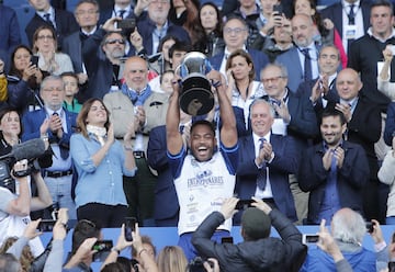 El VRAC, campeón de la Copa del Rey,  siempre mandó en el marcador y fue superior físicamente a El Salvador. Más de 15.000 personas poblaron las gradas del Ciudad de Valencia.