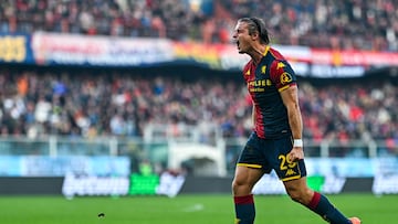 Genoa (Italy), 09/11/2025.- Genoas Italian forward Lorenzo Colombo celebrates after scoring a goal during the Italian Serie A soccer match Genoa Cfc vs Acf Fiorentina at Luigi Ferraris stadium in Genoa, Italy, 9 November 2025. (Italia, Génova) EFE/EPA/Stringer