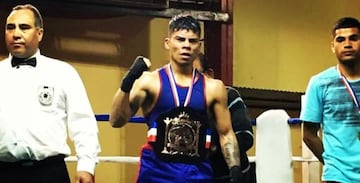 En 2016, Juan Pablo Meza fue campeón de Chile en boxeo olímpico. Lo hizo en la categoría peso pluma. Hoy compite en gallo y tiene un récord de 4-2 (1KO).