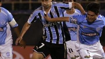 <b>CUATRO AÑOS. </b>Jonas firma por lo que queda de año y cuatro más.