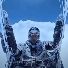 La “succión de nubes” lanza a un parapentista a 8.598 metros de altura