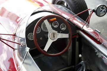 Tercera edici車n de la reuni車n y exhibici車n de autom車viles cl芍sicos en el circuito del Jarama
