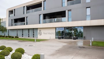 24/05/22 REAL MADRID TOUR CIUDAD DEPORTIVA VALDEBEBAS
RESIDENCIA PRIMER EQUIPO INSTALACIONES
PUBLICADA 08/06/22 NA MA05 1COL