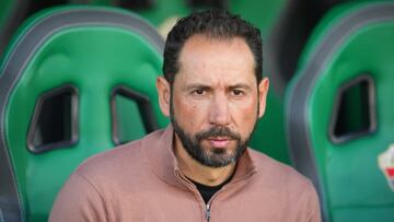 ELCHE, SPAIN - FEBRUARY 04: Pablo Machin, Head Coach of Elche CF, looks on prior to the LaLiga Santander match between Elche CF and Villarreal CF at Estadio Manuel Martinez Valero on February 04, 2023 in Elche, Spain. (Photo by Aitor Alcalde/Getty Images)