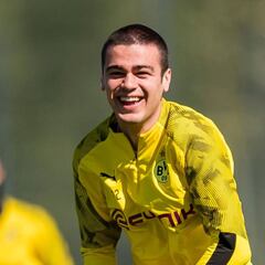 Giovanni Reyna volvió en victoria del Dortmund sobre Wolfsburgo