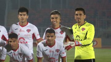 Arquero de Ñublense relató cómo vive Chillán el cierre total