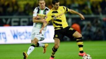 El Dortmund gana con un autogol y deja de ser colista