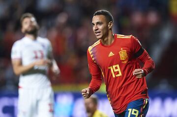 Nació en Río de Janeiro pero llegó a España muy joven. Internacional con 'La Roja' desde 2014. El carioca ha disputado 27 partidos oficiales y ha anotado 8 goles.