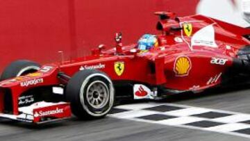 Whitmarsh: "Fernando Alonso está haciendo un gran trabajo"