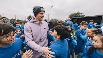 Allianz y su compromiso social: la acción para 100 niños celebrada en la Toni Kroos Academy